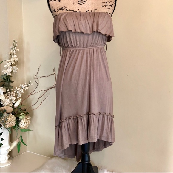 a'gaci Dresses & Skirts - Brown ruffle strapless soft dress. Size small